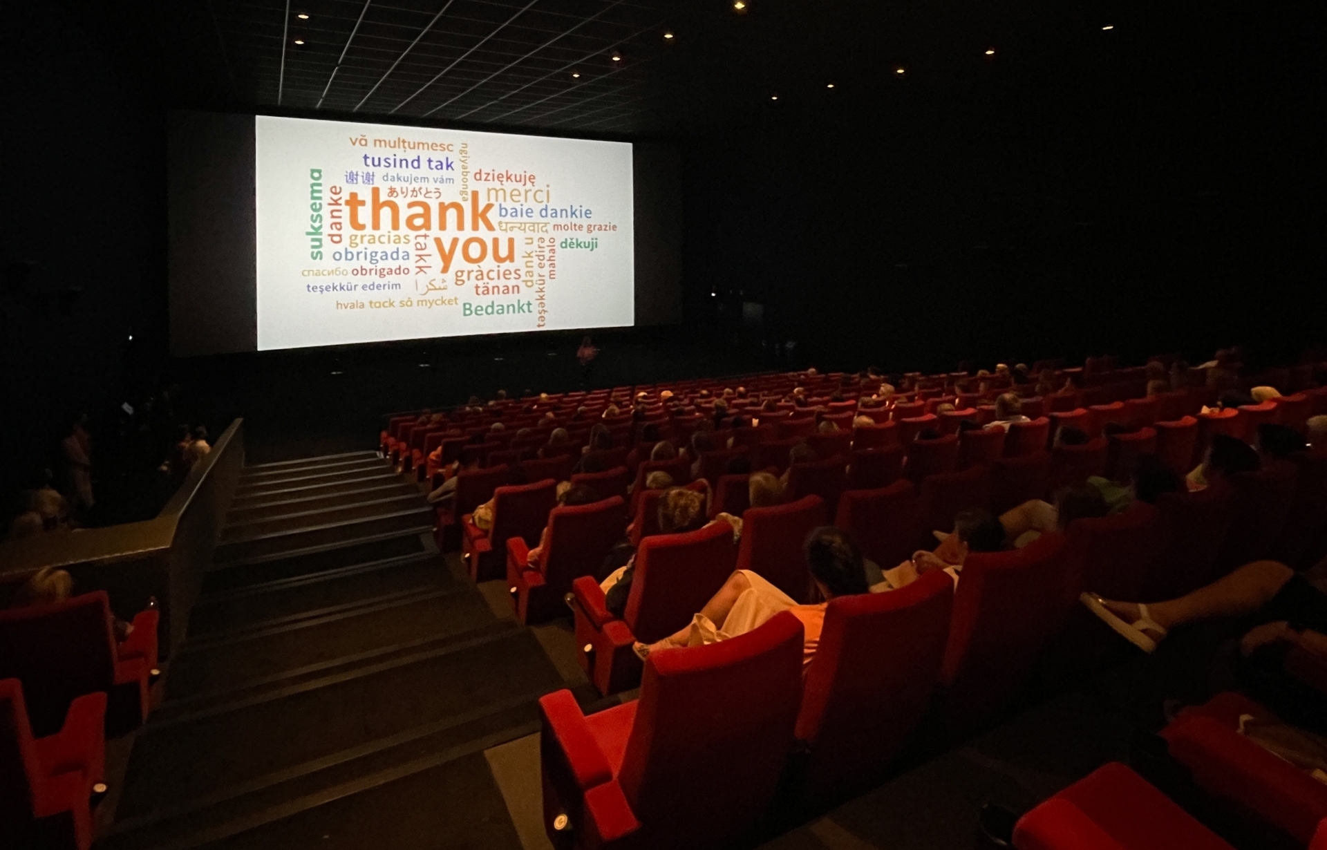 Dienstenthuis@themovies