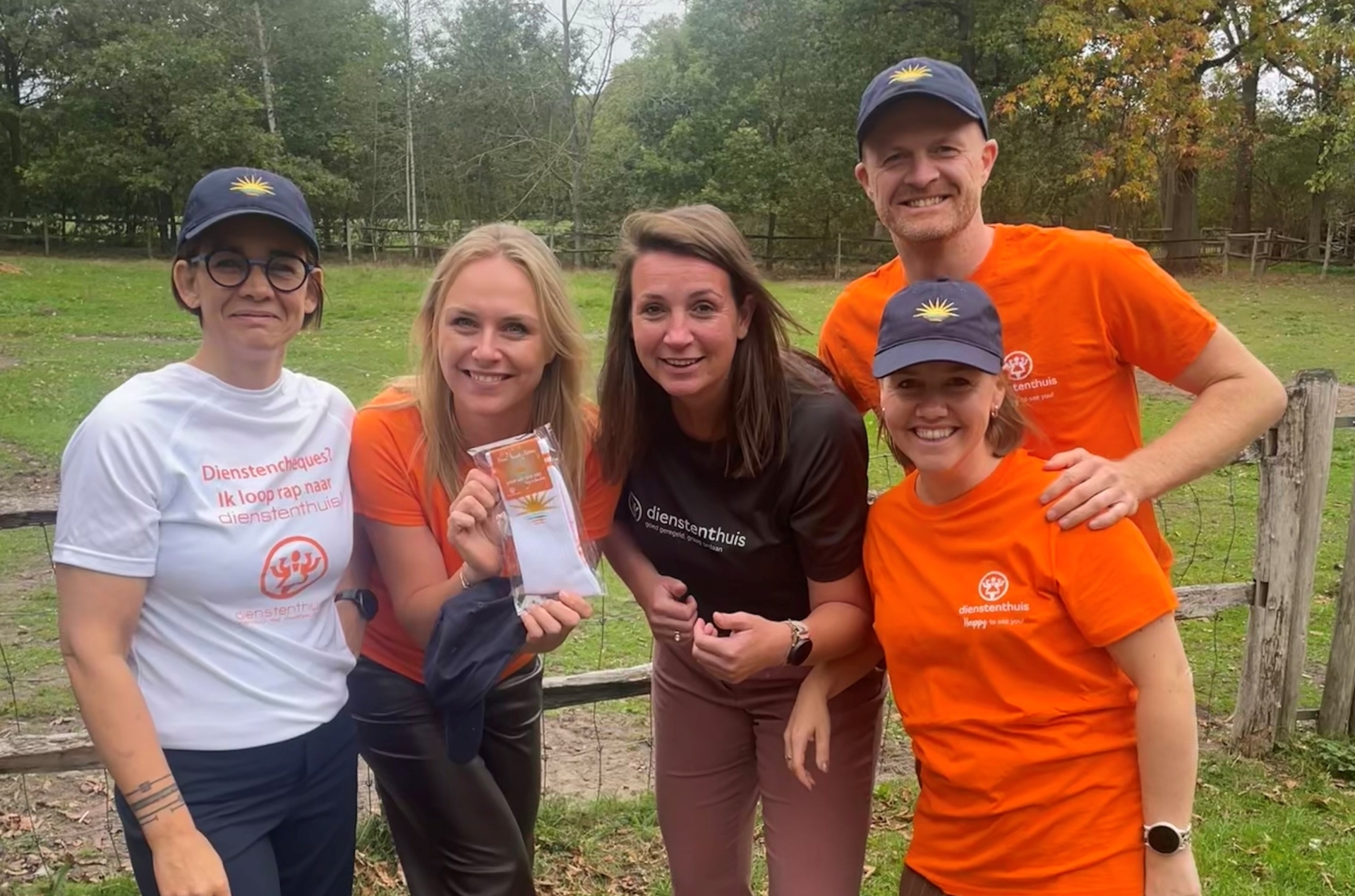 2.000 paar zonnestraalsokken voor Kom op tegen Kanker